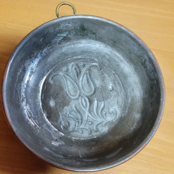 Vintage Floral Copper Mold - Picture 3 of 4